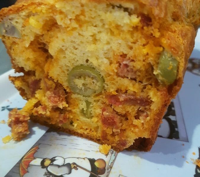 Cliquez pour zoomer ! Cake salé jambon fromage et olives Thermomix par sylchacaya