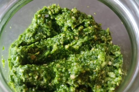 Cliquez pour zoomer ! Pesto aux fanes de radis Thermomix par caroline59470