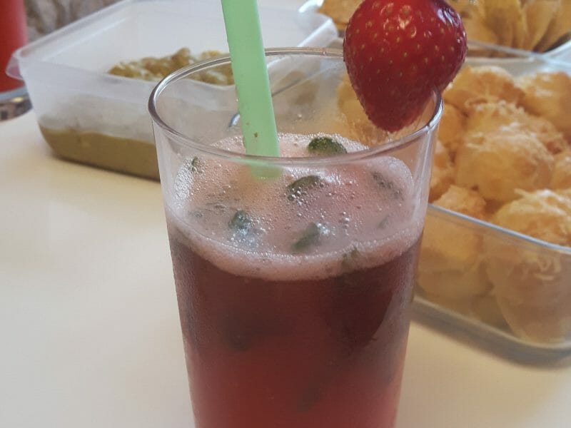 Cliquez pour zoomer ! Mojito fraise Thermomix par Sophie08