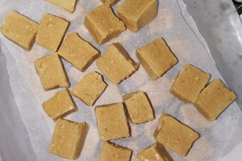 Cliquez pour zoomer ! Caramels aux cacahuètes enrobés de chocolat Thermomix par steph1703