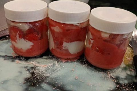 Cliquez pour zoomer ! Tiramisu aux fraises en verrines Thermomix par cilvie91