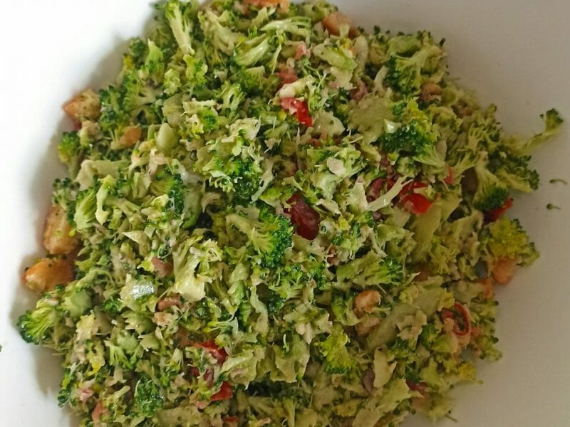 Cliquez pour zoomer ! Salade de brocolis Thermomix par cilvie91