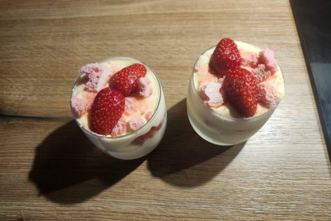 Cliquez pour zoomer ! Tiramisu aux fraises en verrines Thermomix par flr29