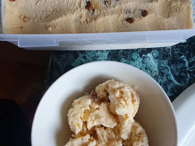Cliquez pour zoomer ! Glace rhum raisins Thermomix par coco15