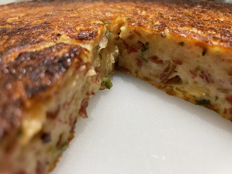 Cliquez pour zoomer ! Pudding salé au pain et aux lardons Thermomix par Eve51