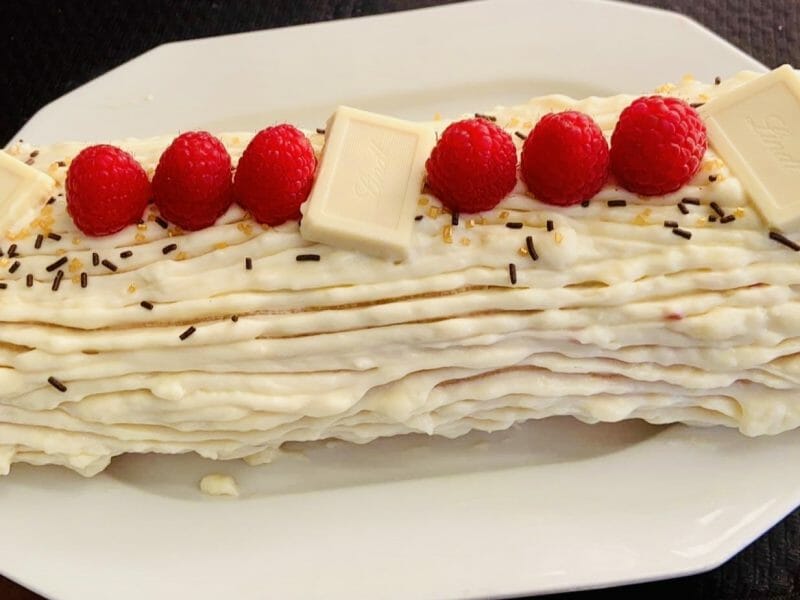Cliquez pour zoomer ! Bûche de Noël framboises et chocolat blanc Thermomix par audreycourtois