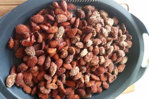 Cliquez pour zoomer ! Amandes grillées à la cannelle et au miel au Thermomix