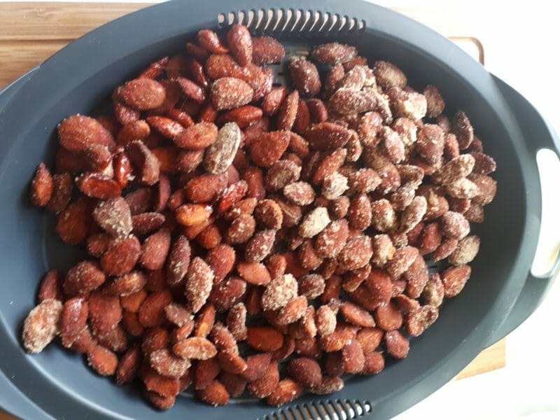 Cliquez pour zoomer ! Amandes grillées à la cannelle et au miel Thermomix par Loubec