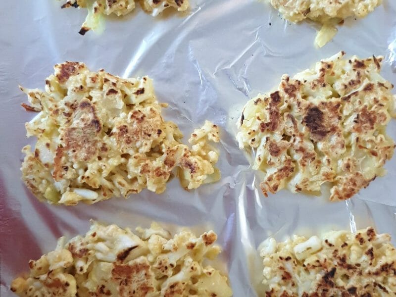 Cliquez pour zoomer ! Galettes de chou-fleur et sauce yaourt Thermomix par laetitia_231