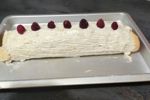 Cliquez pour zoomer ! Bûche de Noël framboises et chocolat blanc Thermomix par minuitchan