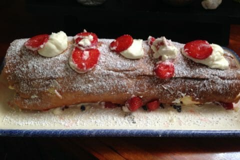 Cliquez pour zoomer ! Fraisier roulé Thermomix par Christine64