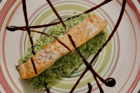 Cliquez pour zoomer ! Saumon sur purée de brocolis Thermomix par vuillemin.aline@neuf.fr