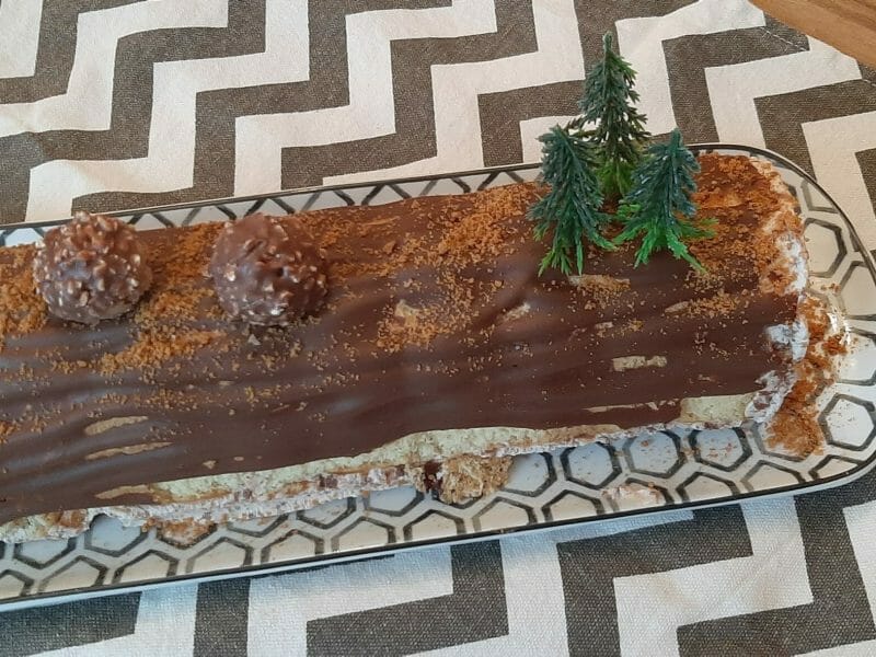 Cliquez pour zoomer ! Bûche Ferrero Rocher Thermomix par Mandiou