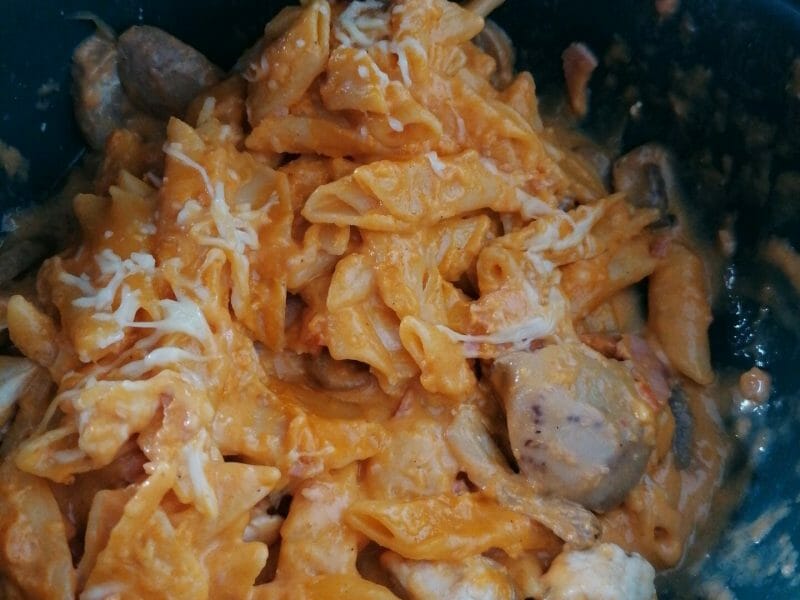 Cliquez pour zoomer ! Pennes au poulet, tomates et champignons Thermomix par betty73v