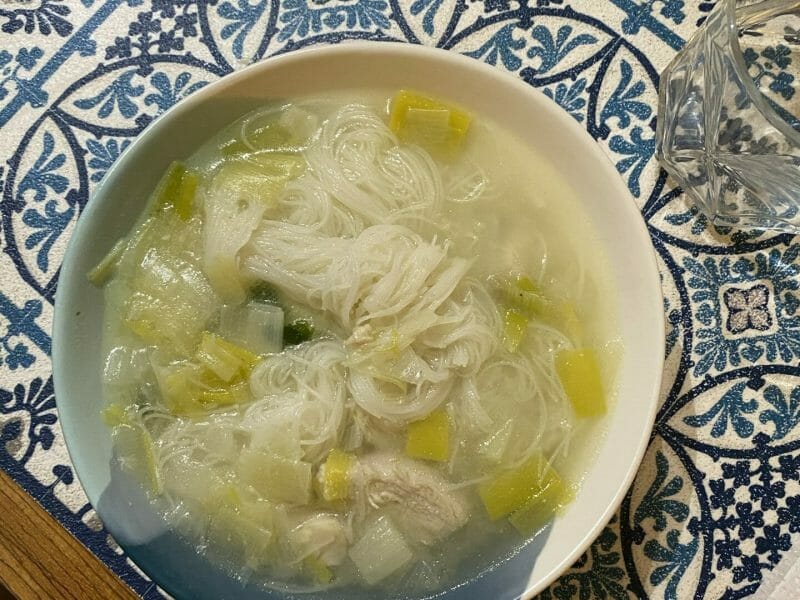 Cliquez pour zoomer ! Bouillon Chinois, poulet et poireaux Thermomix par Julia5