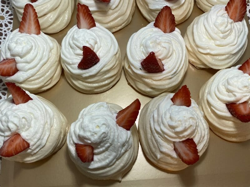Cliquez pour zoomer ! Mini pavlova aux fraises Thermomix par cindy_122