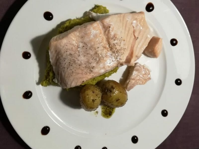 Cliquez pour zoomer ! Saumon sur purée de brocolis Thermomix par NadaElBanna