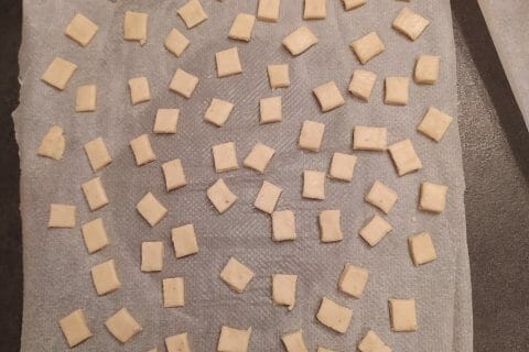 Cliquez pour zoomer ! Biscuits apéritif crème et oignon Thermomix par Milou76