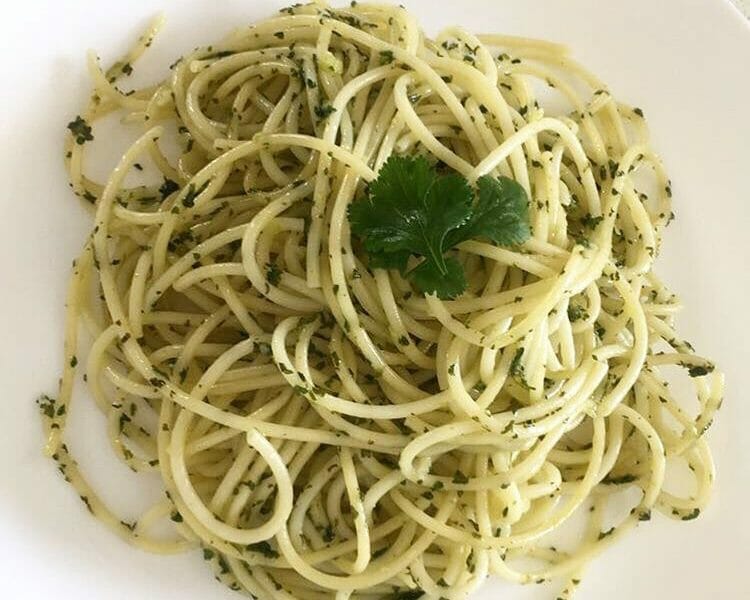 Cliquez pour zoomer ! Spaghetti à l’ail et à l’huile d’olive Thermomix par keltoum74