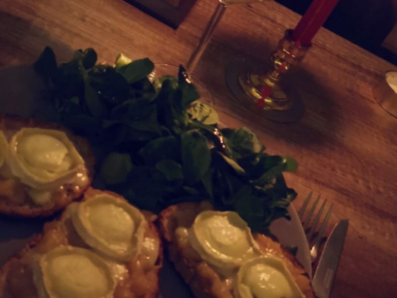 Cliquez pour zoomer ! Tartines échalotes et poires au chèvre Thermomix par flavie_glld