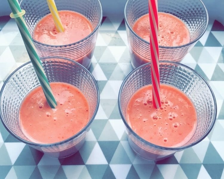 Cliquez pour zoomer ! Milk-shake fraise banane Thermomix par fatiha06