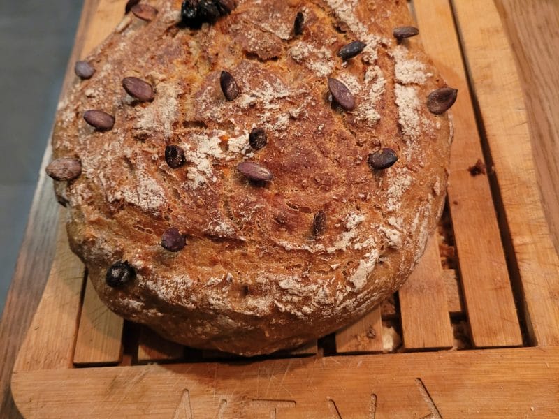 Cliquez pour zoomer ! Pain cocotte aux carottes et aux noisettes Thermomix par kiwine69