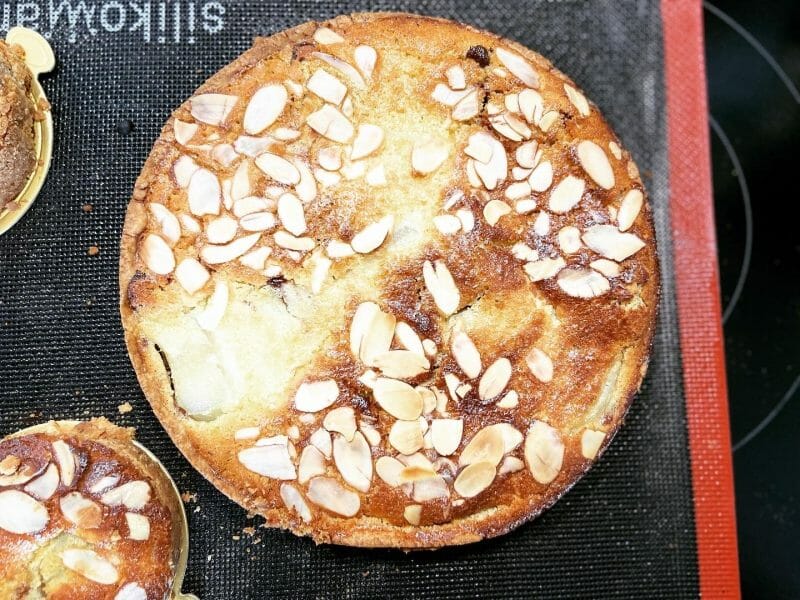 Cliquez pour zoomer ! Tarte aux poires sur lit de chocolat Thermomix par dinadina