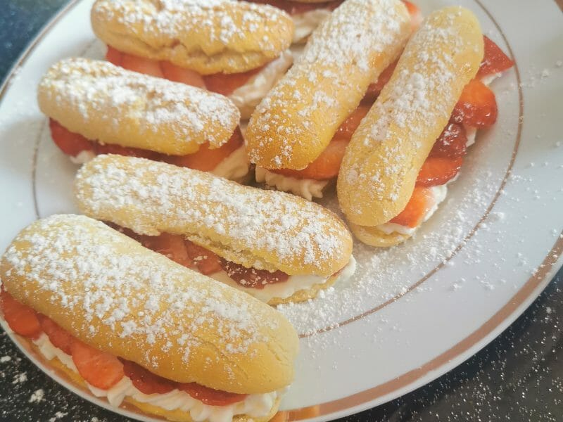 Cliquez pour zoomer ! Éclairs fraises chantilly Thermomix par alexia_58