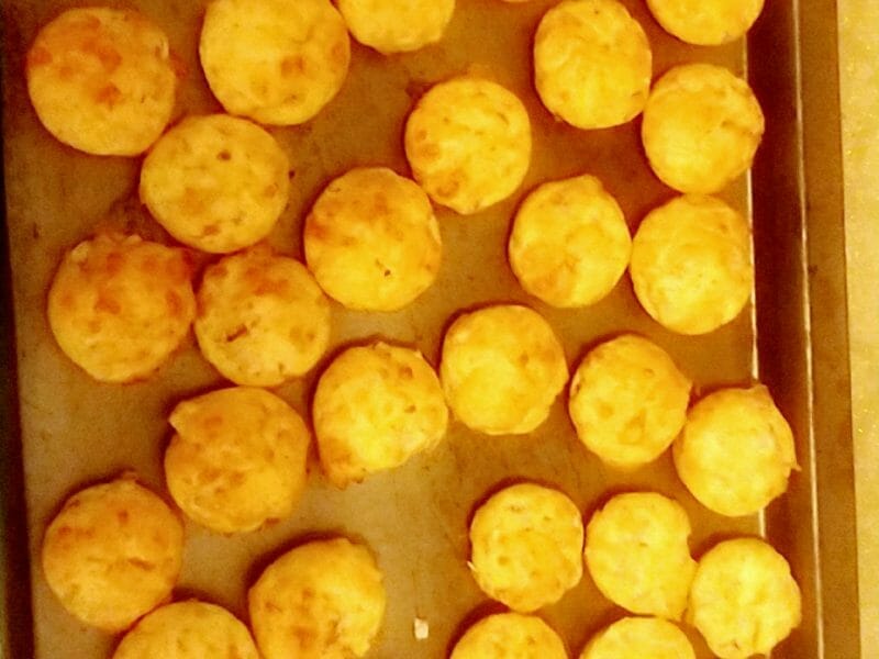 Cliquez pour zoomer ! Mini muffins au comté et aux lardons Thermomix par Louloulaboutique