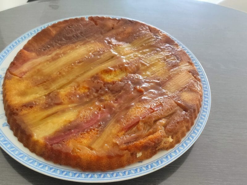 Cliquez pour zoomer ! Gâteau renversé à la rhubarbe et caramel au beurre salé Thermomix par ophelie_58