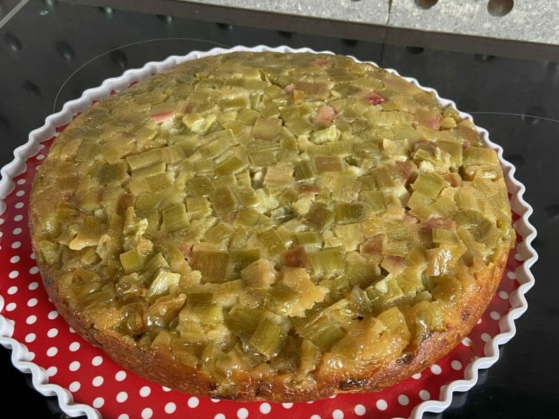 Cliquez pour zoomer ! Gâteau renversé à la rhubarbe et caramel au beurre salé Thermomix par Marie