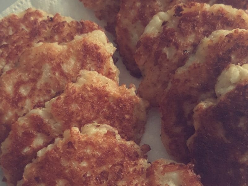 Cliquez pour zoomer ! Galettes de chou-fleur et sauce yaourt Thermomix par imane2b