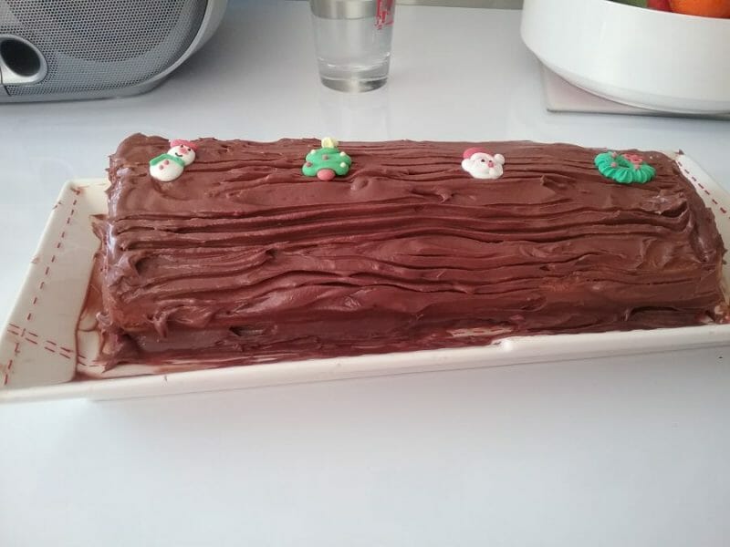 Cliquez pour zoomer ! Bûche de Noël framboises et chocolat blanc Thermomix par Catsmie 62@