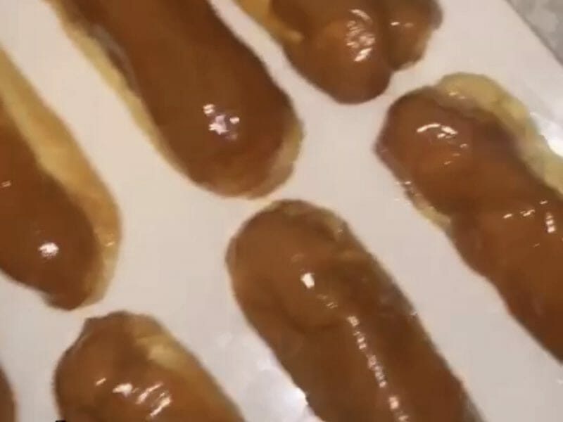 Cliquez pour zoomer ! Éclairs fraises chantilly Thermomix par na_13