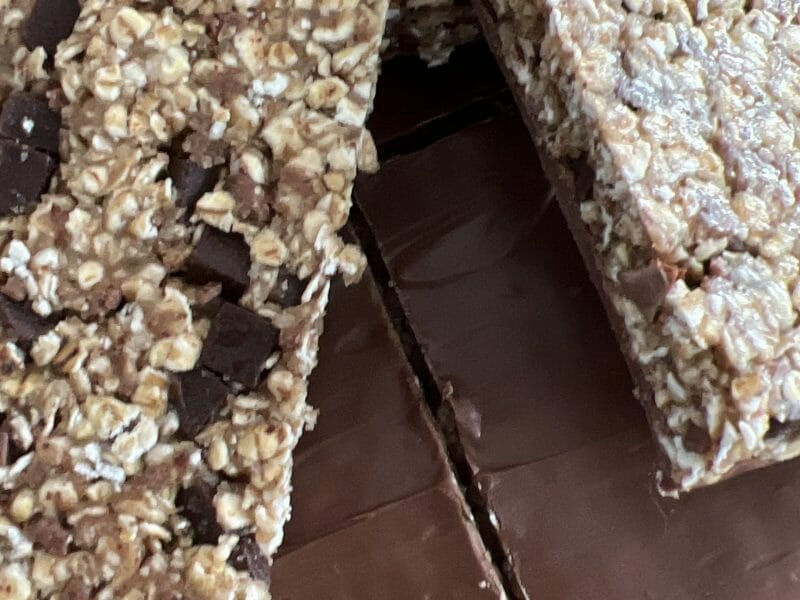 Cliquez pour zoomer ! Barres de céréales à l’avoine, noisettes, banane et chocolat Thermomix par eleonore75