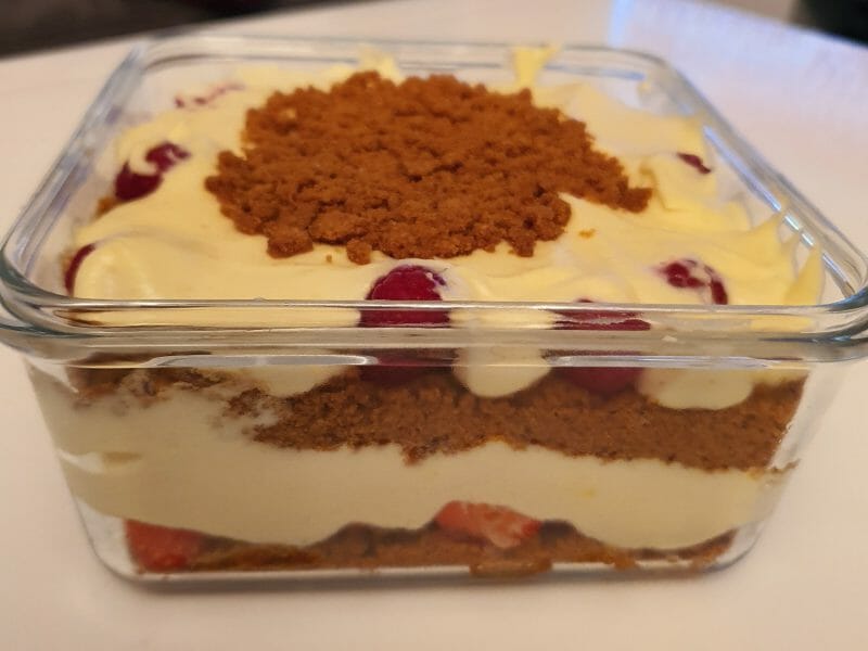 Cliquez pour zoomer ! Tiramisu aux framboises et spéculoos Thermomix par bibou63