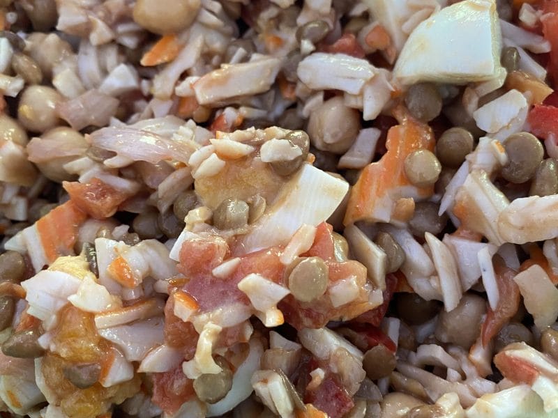 Cliquez pour zoomer ! Salade de légumineuses aux bâtonnets de crabe Thermomix par 🌸 c00ki 🌸