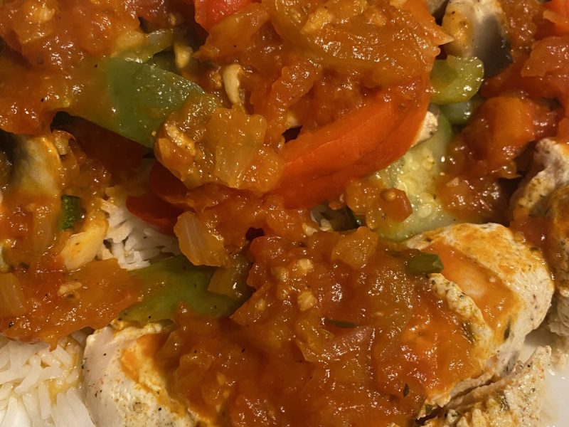 Cliquez pour zoomer ! Poulet sauce poivron-tomate, riz et ses légumes Thermomix par c00ki 🌺