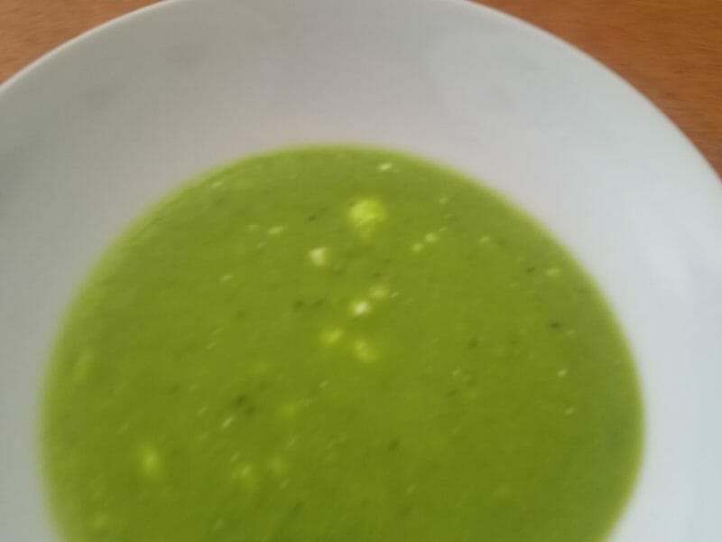 Cliquez pour zoomer ! Velouté de courgettes, petits pois et basilic Thermomix par elo769