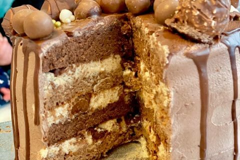 Cliquez pour zoomer ! Layer cake Kinder Bueno Thermomix par youssra_dmh