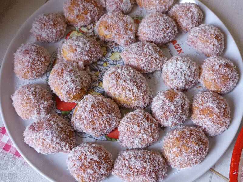 Cliquez pour zoomer ! Boules coco et confiture Thermomix par Belle