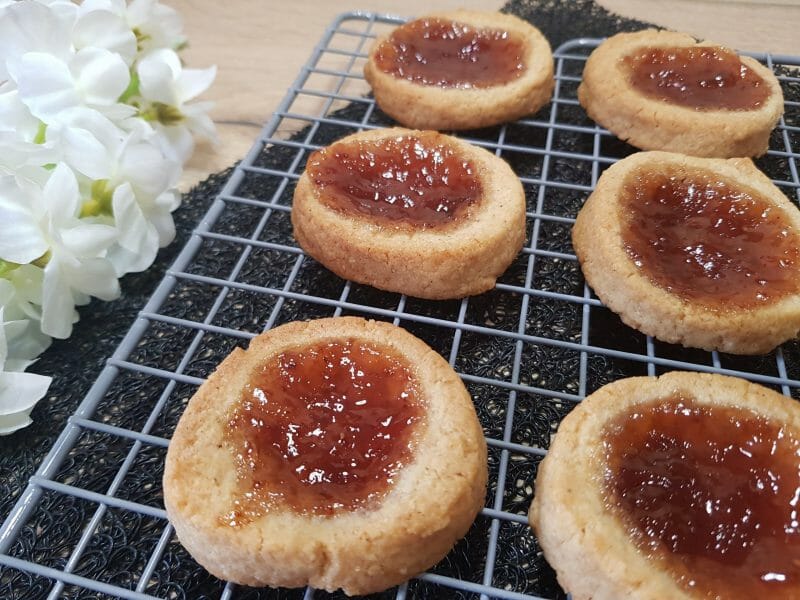 Cliquez pour zoomer ! Jam drops – Biscuits à la confiture Thermomix par Pickmoule
