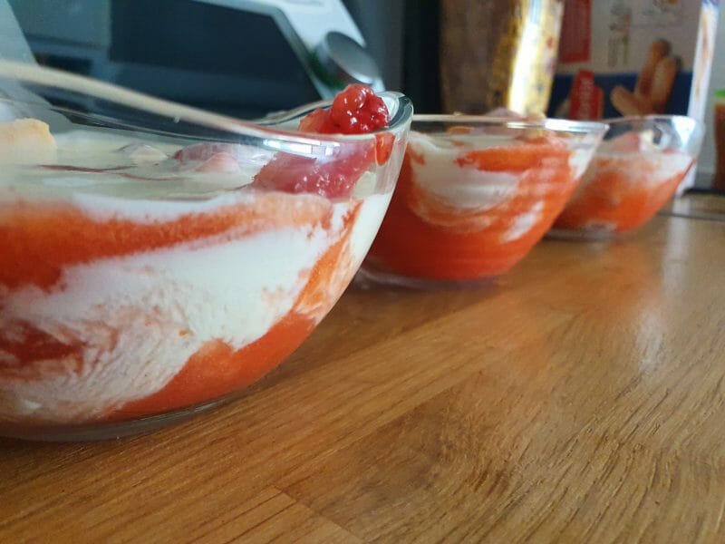 Cliquez pour zoomer ! Tiramisu aux fraises en verrines Thermomix par stephi7289