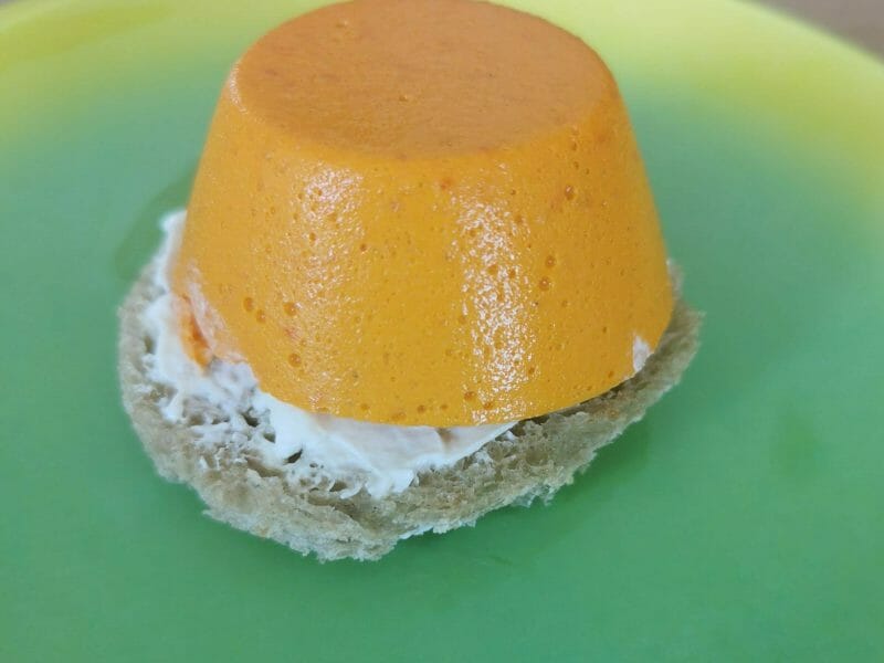 Cliquez pour zoomer ! Dômes à la mousse de poivrons et chèvre frais Thermomix par mymi35