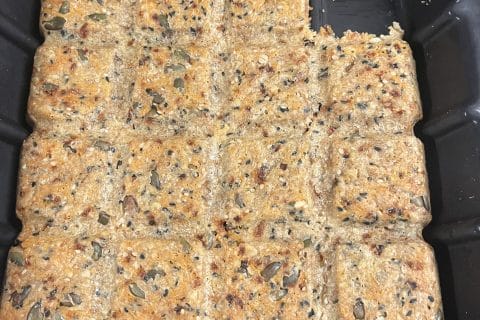 Cliquez pour zoomer ! Crackers salés à l’emmental et aux graines Thermomix par mag2677