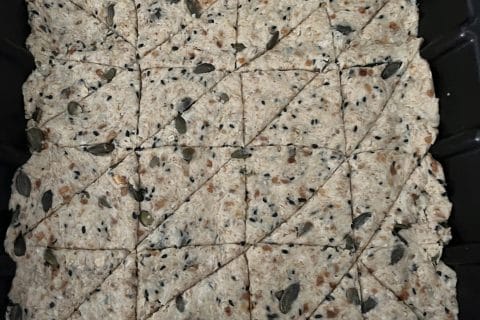 Cliquez pour zoomer ! Crackers salés à l’emmental et aux graines Thermomix par mag2677