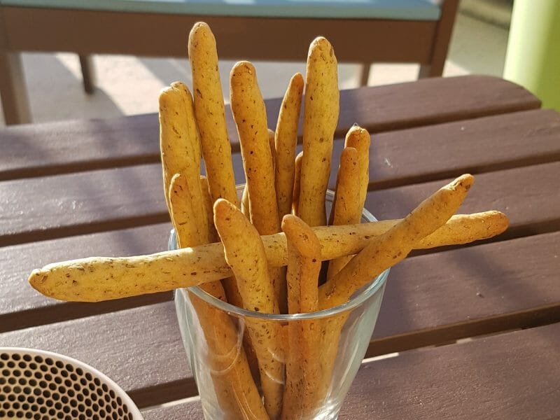 Cliquez pour zoomer ! Gressins parmesan basilic Thermomix par joevenus11