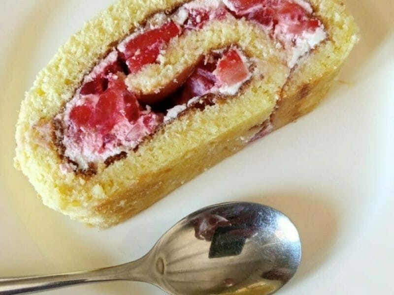 Cliquez pour zoomer ! Fraisier roulé Thermomix par louise_09