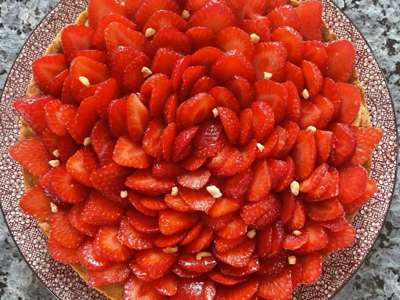 Cliquez pour zoomer ! Tartelettes framboises sur crème d’amande et pistache Thermomix par Chris