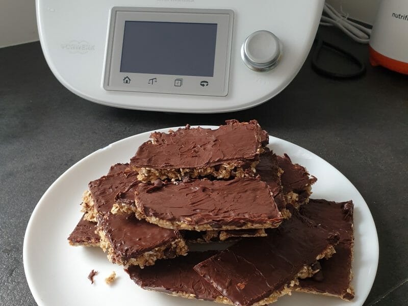 Cliquez pour zoomer ! Barres de céréales à l’avoine, noisettes, banane et chocolat Thermomix par laetitia_266